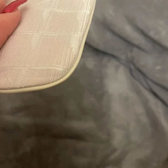 🚫SOLD🚫 CHANEL FABRIC CLUTCH HOLOGRAM INTACT - Picture 7 of 14